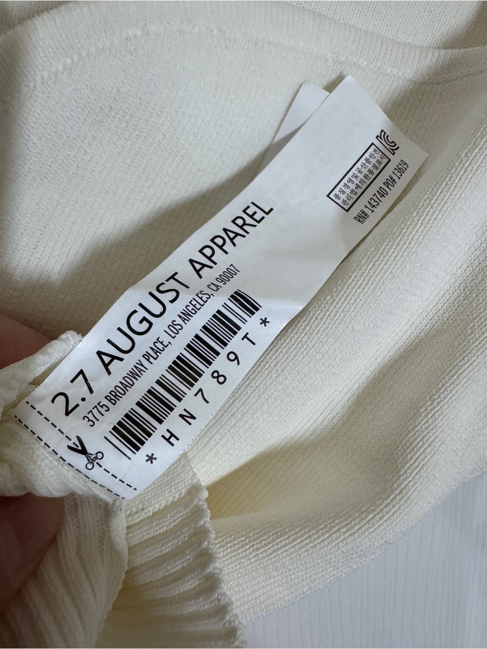 2.7 AUGUST APPAREL Cream Short Sleeve Sweetheart-Neck Ribbed Crop Sweater XS - Picture 3 of 6